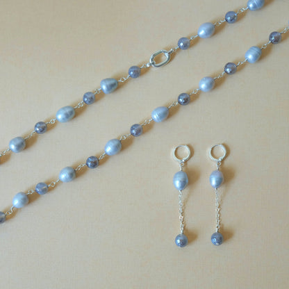Opera earrings with agate and pearls